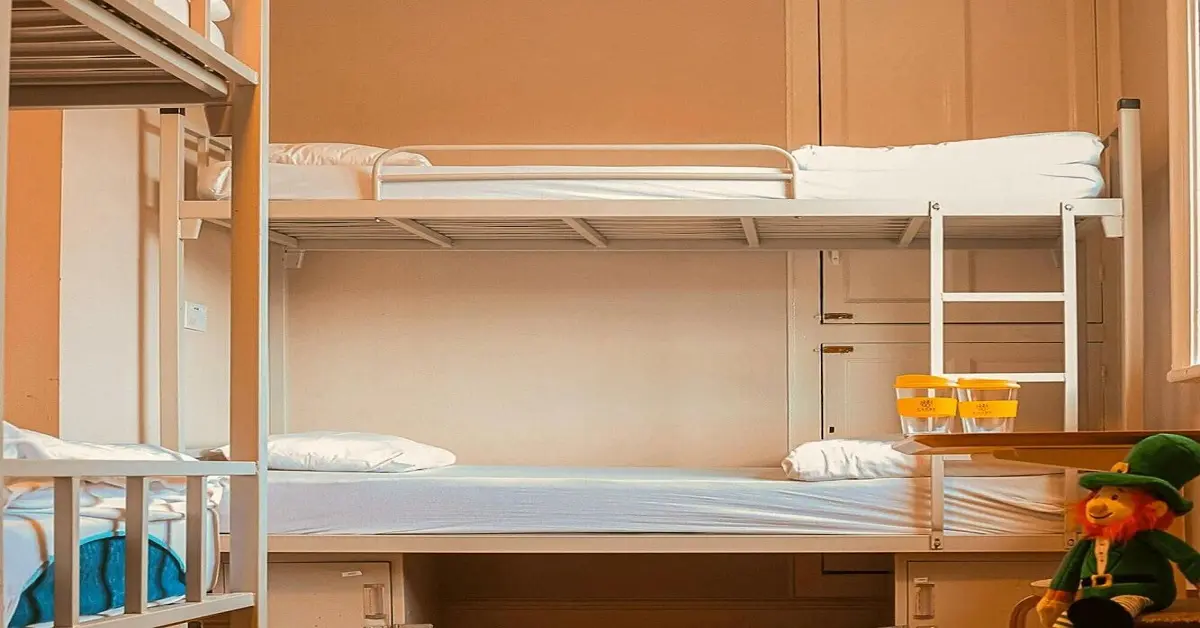 girls hostel near awan chowk multan