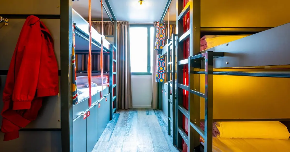 girls hostel near aziz hotel chowk multan